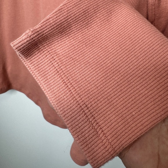 💎 Old Navy Fitted Long Sleeve Rib Knit Top Pink - Picture 7 of 11